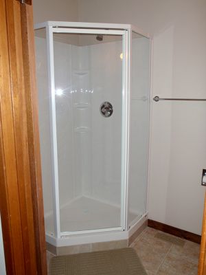 main-floor_bath.jpg